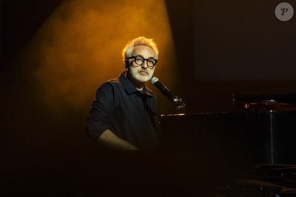 Vincent Delerm - Scène du Gala de la Fondation Recherche Alzheimer placée sous le signe de l’émotion et du partage avec un concert unique sur le thème "2 générations chantent pour la 3ème" à l’Olympia à Paris le 17 mars 2025. © Olivier Borde - Bertrand Rindoff/Bestimage