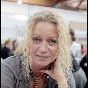 L'expérience ne lui a pas laissé que de bons souvenirs, puisqu'elle a reçu des menaces de la part de certains téléspectateurs.

Raphaëlle Ricci lors de la foire du livre du Brive-la-Gaillarde. © DOMINIQUE JACOVIDES / BESTIMAGE