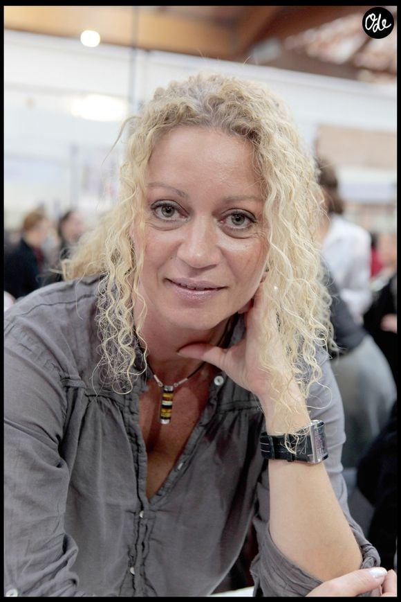 L'expérience ne lui a pas laissé que de bons souvenirs, puisqu'elle a reçu des menaces de la part de certains téléspectateurs.

Raphaëlle Ricci lors de la foire du livre du Brive-la-Gaillarde. © DOMINIQUE JACOVIDES / BESTIMAGE