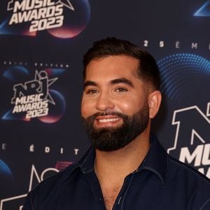 Kendji Girac au photocall de la 25ème cérémonie des "NRJ Music Awards (NMA)" au palais des Festivals et des Congrès de Cannes, France, le 10 novembre 2023. © Dominique Jacovides/Bestimage