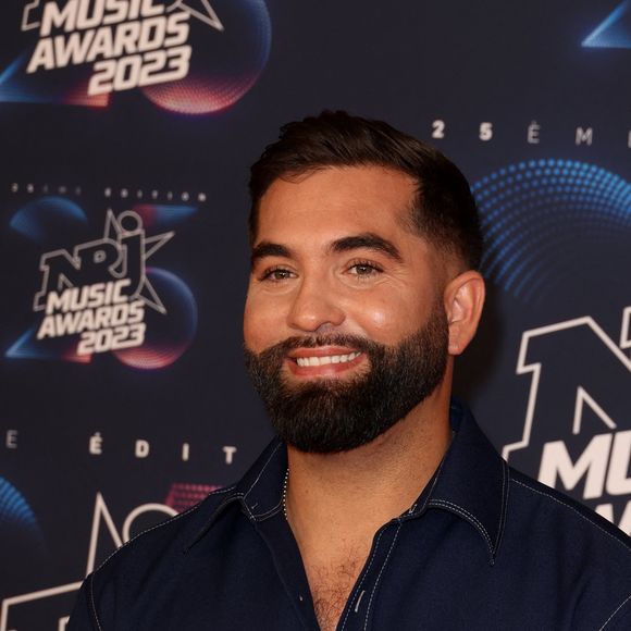 Kendji Girac au photocall de la 25ème cérémonie des "NRJ Music Awards (NMA)" au palais des Festivals et des Congrès de Cannes, France, le 10 novembre 2023. © Dominique Jacovides/Bestimage