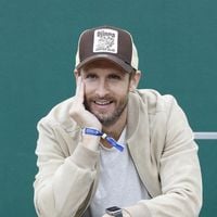 Philippe Lacheau très attaché à ce village de 1300 habitants, il aime s'y rendre avec Elodie Fontan et leur fils Raphaël