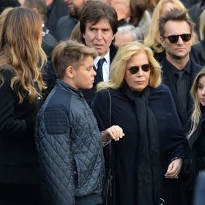 Cameron Smet, Sylvie Vartan, sa fille Darina Scotti, David Hallyday - Sorties de l'église de la Madeleine après les obsèques de Johnny Hallyday à Paris. © Veeren / Bestimage