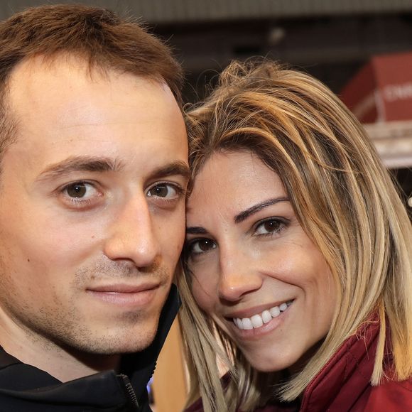 Hugo Clément et sa compagne Alexandra Rosenfeld (Miss France 2006) - Salon du livre de Paris le 16 mars 2019. © Cédric Perrin/Bestimage