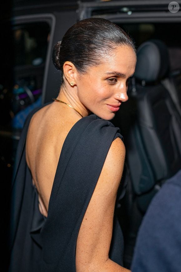 La femme du prince Harry n'a pas manqué de partager son séjour avec sa communauté.

Meghan Markle à la soirée privée au restaurant Sugaar lors de la Fashion Week à Paris, le 4 octobre 2025. 

Photo : Yehiel Chekroune / Bestimage
