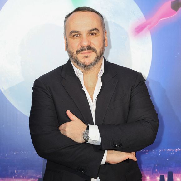 Attaché à la région, il a même créé le festival Pelliculive, mêlant cinéma, musique et gastronomie.

François-Xavier Demaison - Photocall de la soirée du 6ème Gala caritatif de l'Institut Rafaël et de la Zag Foundation, dédié à l'accompagnement des enfants en santé intégrative au Pavillon Gabriel à Paris le 12 novembre 2024. © Erez Lichtfeld/Bestimage