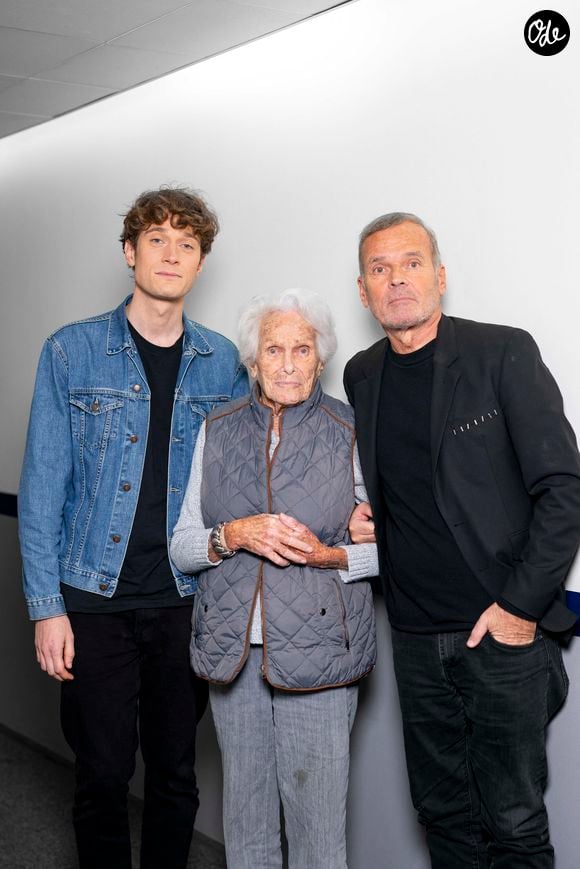 Exclusif - Laurent Baffie, Ginette Baffie et Benjamin Baffie en backstage de l'enregistrement de l'émission "Famille je vous aime" présentée par Michel Drucker et qui sera diffusée le vendredi 29 mai sur France 3, à Paris, France, le 4 décembre 2025. © Gaffiot-Perusseau/Bestimage