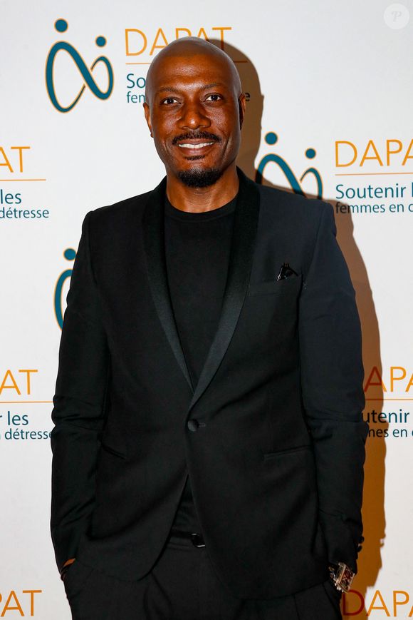 Le premier jour, il a mis du Super au lieu du gasoil dans la voiture, provoquant une panne immédiate.

Harry Roselmack lors de la soirée de remise des prix Dapat 2025 au Théâtre du Rond Point à Paris le 24 mars 2025. © Rachid Bellak / Bestimage