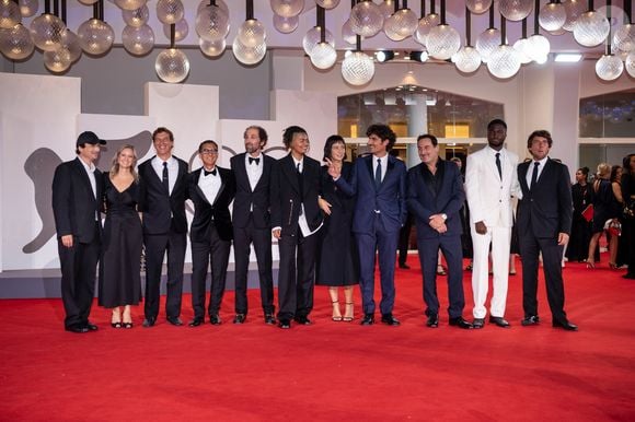 Olivier Demangel, Cedric Jimenez, Thomas Bangalter, Lala &ce, Adele Exarchopoulos, Louis Garrel, Gilles Lellouche, Stephane Bak, Hugo Selignac lors de la cérémonie de clôture du 82ème Festival International du Film de Venise (La Mostra), Italie, le 6 septembre 2025. © SGP/Bestimage