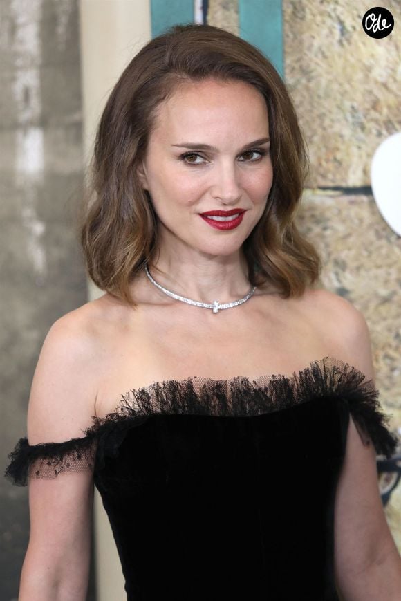 "On voit aussi que c'est un business", déclare-t-elle à propos du modèle américain, où des examens supplémentaires sont plus facilement proposés.

Natalie Portman lors de l'avant-première du film Fountain of Youth, à New York.

© Backgrid USA / Bestimage