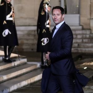 Mais, comme Thomas, Anne exerce de hautes responsabilités.
Thomas Pesquet arrive au dîner en l'honneur des chefs d'État et de gouvernement et des dirigeants d'organisations internationales participant au 6e Forum de Paris sur la paix, au palais de l'Élysée. © Stéphane Lemouton / Bestimage