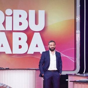 Exclusif - Cyril Hanouna, sur le plateau de l’émission « TPMP » présentée par C.Hanouna et diffusée en direct sur Youtube et sur toutes les box (SFR, FREE, Bouygues, MyCanal etc), Boulogne-Billancourt, France, le 17 mars 2025. © Jack Tribeca / Bestimage