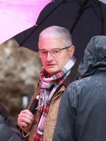"Démarche étrange, tête en arrière, ventre en avant" : Le grand-père du petit Emile a durablement marqué les esprits de certains enfants