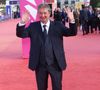 En raison de ce choix très personnel, l'acteur subit régulièrement des insultes et des incivilités de la part de personnes qui ne le savent pas Parisien.

Frederic Bouraly - Arrivées à la cérémonie de clôture lors du 51éme Festival du Cinéma Américain de Deauville le 13 septembre 2025.

© Denis Guignebourg / Bestimage