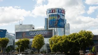 Cette figure emblématique de TF1 installée depuis 10 ans dans l'ouest parisien : sa maison d'architecte avec jardin "ambiance toscane"