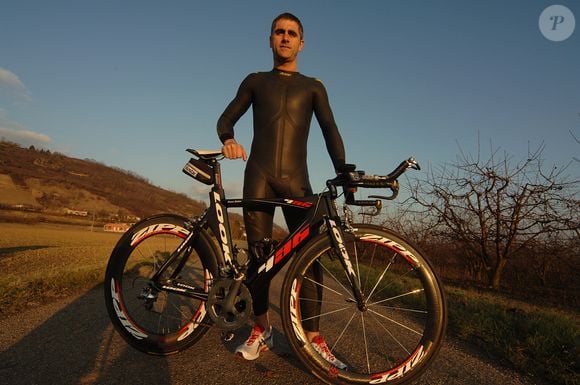 Le cycliste français Laurent Jalabert pose à Montauban, France, le 14 décembre 2007. Photo by James Startt/Zoom/Cameleon/ABACAPRESS.COM