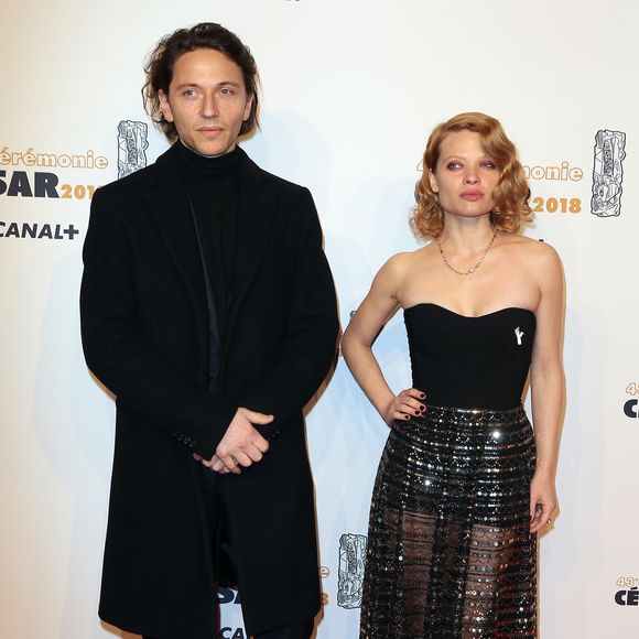 Mélanie Thierry et son compagnon le chanteur Raphaël - Photocall lors de la 43ème cérémonie des Cesar à la salle Pleyel à Paris, le 2 mars 2018.
© Dominique Jacovides - Olivier Borde / Bestimage