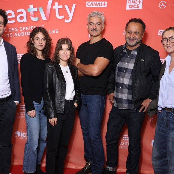 Exclusif - François Vincentelli et la production Christelle Raynal, Leonor Varone, David Amselem et Louise Collaray au photocall de la série "Les Farouches" lors du 2ème Festival Creatvty 2025 des séries et créations audiovisuelles à Sète, le 13 novembre 2025. 
© Denis Guigenbourg / Bestimage