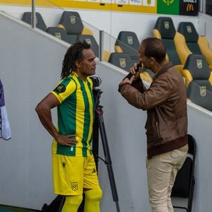 Christian Karembeu - Match des Légendes du Variétés Club de France contre le FC Nantes au profit du Secours Populaire au stade de la Beaujoire à Nantes le 3 juin 2025.  © Martin Bousseau/Bestimage