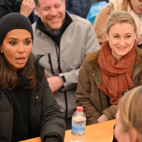Karine Le Marchand soutient les agriculteurs sur le barrage de l'Autoroute A4 à hauteur de Jossigny en Seine et Marne le 29 Janvier 2024 / © Jeremy Melloul - Pierre Perusseau / Bestimage