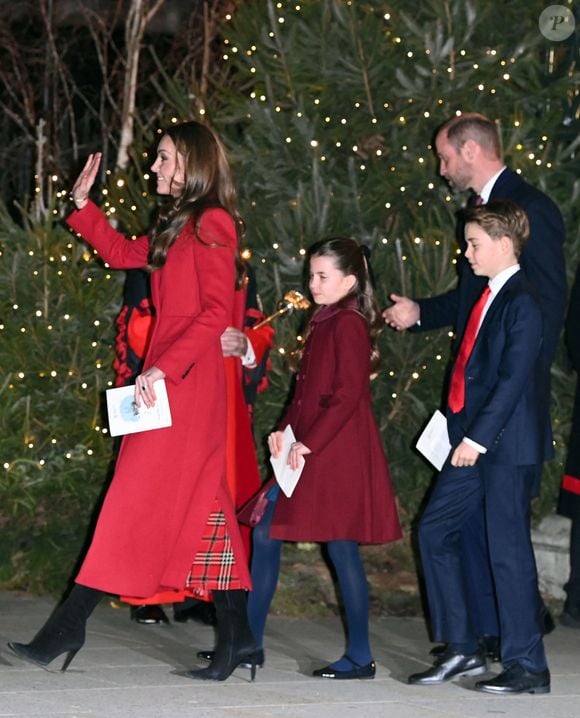 Catherine (Kate) Middleton, princesse de Galles, Le prince William, prince de Galles, Le prince George de Galles, La princesse Charlotte de Galles - La famille royale d'Angleterre assiste à la messe "Together At Christmas Carol" à l'abbaye de Westminster à Londres, Royaume-Uni le 6 Décembre, 2024
Photo : GOFF INF / BESTIMAGE