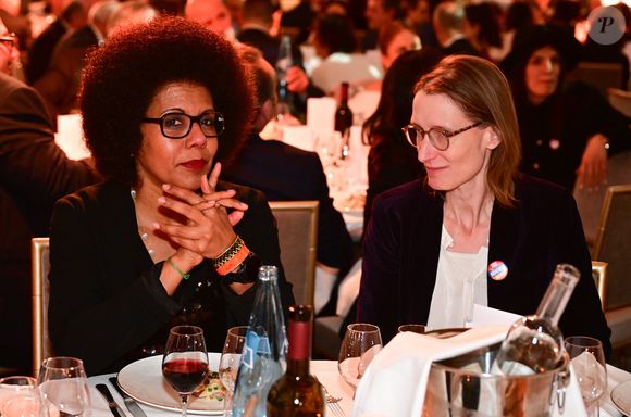 Audrey Pulvar au dîner annuel du CCAF (Conseil de coordination des associations arméniennes de France) à l'hôtel du collectionneur à Paris le 11 mars 2025
Comme chaque année, la onzième édition du désormais fameux dîner du CCAF a fait salle comble. 450 personnes se sont retrouvées dans les salons de l'hôtel du collectionneur, à Paris. Lors du cocktail, plusieurs personnalités politiques ont eu l'occasion de s'entretenir avec les invités.
Comme de coutume, un certain nombre de figures intellectuelles étaient également au dîner.
C'est Nelson Monfort qui a présenté la soirée en rappelant que la soirée est l'occasion de nous retrouver et de réaffirmer les liens profonds qui unissent la France et l'Arménie, liens tissés par l'histoire, la culture et des valeurs communes.
Cette soirée incarne à la fois un hommage solennel et un appel à l'action. Hommage envers celles et ceux qui oeuvrent sans relâche pour la cause arménienne; mais appel à la communauté internationale pour qu'elle s'engage résolument pour la justice et la paix.

© Christian Liewig / Bestimage