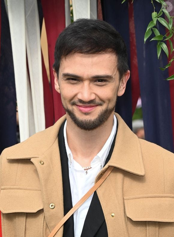 Billy Crawford - Qatar Prix de l'Arc de Triomphe à l'hippodrome Paris Longchamp le 2 octobre 2022. © Coadic Guirec/Bestimage/Bestimage