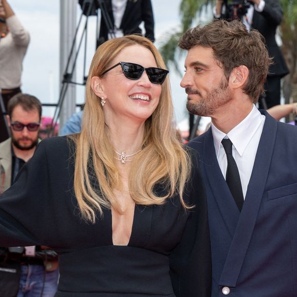 Virginie Efira et Niels Schneider - Montée des marches du film " L'inconnue" lors du 79ème Festival International du Film de Cannes, le 18 mai 2026. © Olivier Borde / Bestimage