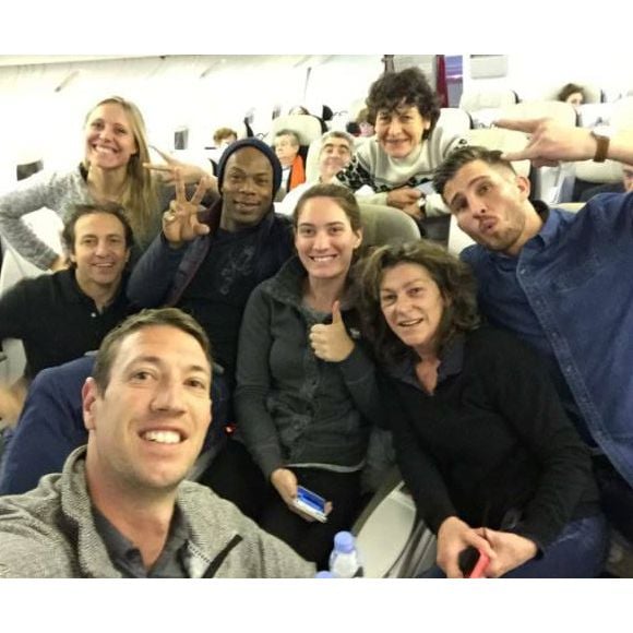 Rebondissement dans l'affaire "Dropped" !

Camille Muffat, Alain Bernard, Jeannie Longo, Sylvain Wiltord, Alexis Vastine, Philippe Candeloro, Florence Arthaud, Anne-Flore Marxer, dans l'avion vers l'Argentine. DR