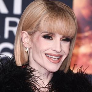 Lors des BRIT Awards 2026 à Manchester, elle est apparue très amincie, ce qui a suscité de nombreux commentaires négatifs.

Kelly Osbourne - Cérémonie des Brit Awards 2026 à Manchester le 28 février 2026.
© Action press / Bestimage