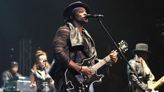 Cette légende de la musique des années 1990 a perdu la vie à 51 ans