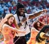 Elle partagera l'affiche avec le chanteur nigérian Burna Boy, tête d'affiche du spectacle.

Shakira et Burna Boy pendant la mi-temps pendant la finale "Espagne-Argentine" de la Coupe du Monde FIFA 2026. Photo par SPP / PsnewZ / Bestimage