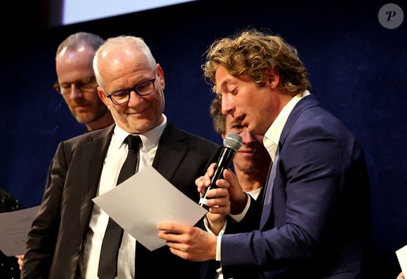 Thierry Frémaux et Jeremy Allen White - Cérémonie d'ouverture du 17ème Festival Lumière à la Halle Tony Garnier à Lyon, le 11 octobre 2025. © Dominique Jacovides / Bestimage