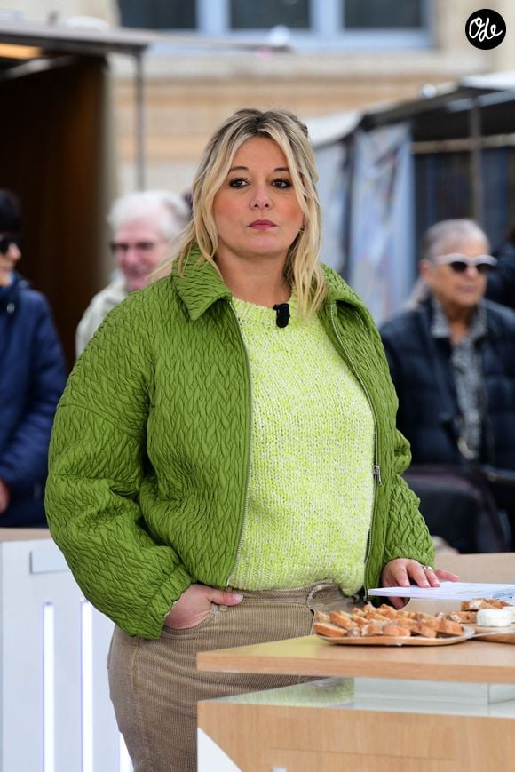 Alors qu'il devait initialement coprésenter la toute nouvelle formule du Mag de la santé en duo avec Flavie Flament dès le mois de septembre, la direction du groupe a pris ses précautions.

Flavie Flament tourne sa nouvelle émission "Flavie en France" (France 3), avec le retour du jeu "Le Schmilblic", à Vienne (Isère), le 24 octobre 2025. La diffusion est prévue du 17 au 21 novembre 2025. © Romain Doucelin / Bestimage