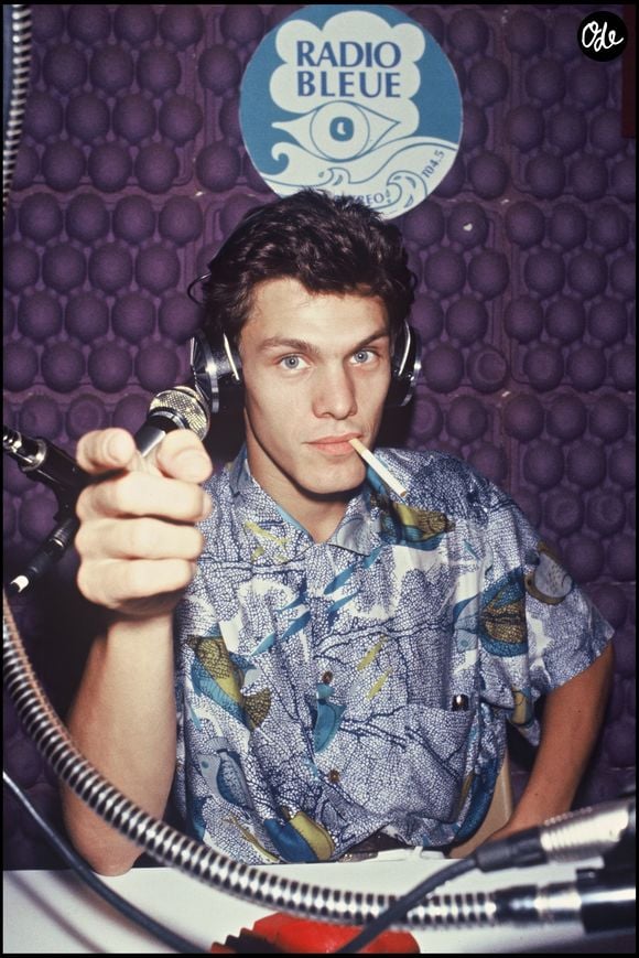 Le chanteur débutait sa carrière. Celle qu'il a épousée était une ancienne athlète américaine.

Archive : Marc Lavoine en 1984. Bestimage.