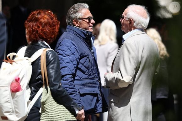 Ou encore Gérard Holtz.

Gérard Holtz assistant à la cérémonie funéraire de Daniel Bilalian à l'église Saint-Pierre de Neuilly-sur-Seine, près de Paris, France, le 22 mai 2025. Le journaliste, présentateur et animateur de télévision français Daniel Bilalian est décédé le 14 mai 2025 à l'âge de 78 ans. Photo par Raphael Lafargue/ABACAPRESS.COM