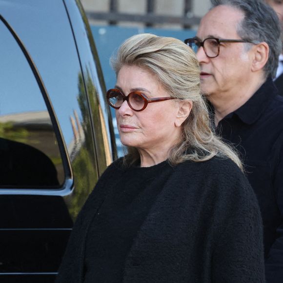 Dans son livre Elle s’appelait Françoise, elle décrit une relation fusionnelle mais parfois conflictuelle.

Catherine Deneuve - Obsèques de Nathalie Baye en l'église Saint-Sulpice à Paris le 24 avril 2026. © Dominique Jacovides - Coadic Guirec / Bestimage
