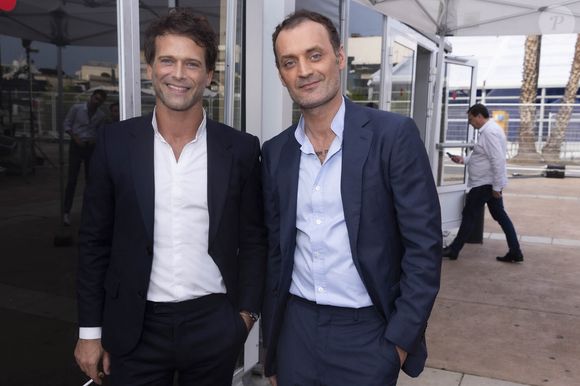 Il évoque le sentiment amoureux

 Numa Privat et Augustin Trapenard invité de D.Burki pour Culture Box lors du 75ème Festival International du Film de Cannes, France, le 26 mai 2022. © Jack Tribeca/Bestimage