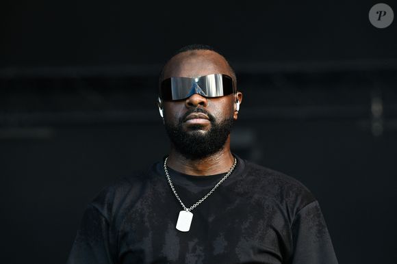 Gims lors de la Fête de l'Huma 2025 sur l'ancienne base aérienne 217 du Plessis Pate.

LIONEL URMAN  / BESTIMAGE