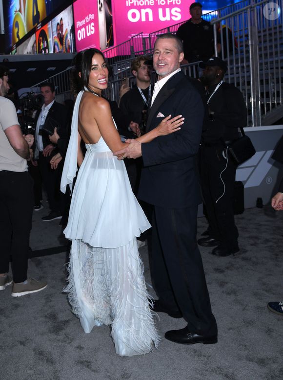 Brad Pitt et Ines de Ramon assistent à la première mondiale du film Apple Original Films 'F1 : The Movie' à Times Square à New York. Le 16 juin 2025. © Photo Image Press via ZUMA Press Wire
