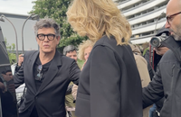Le couple était de sortie le 5 mai dernier pour l'enregistrement de l'émission "Vivement Dimanche" avec Michel Drucker à Paris, un numéro qui sera diffusé ce dimanche 11 mai. 

Adriana Karembeu et Marc Lavoine sorte de l'enregistrement de Vivement Dimanche avec Michel Drucker à Paris, France, le 5 mai 2025