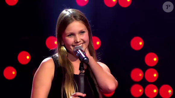 Sa disparition brutale a provoqué une vive émotion, aussi bien parmi ses proches que chez les fans de l’émission.

Yana De Saedeleer lors de sa prestation dans The Voice van Vlaanderen, diffusée en 2016 sur VTM