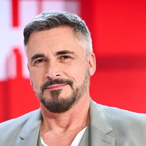 Avant de revenir sous les projecteurs, Olivier Minne a connu une période difficile.

Exclusif - Olivier Minne - Enregistrement de l'émission Vivement dimanche consacrée à l'équipe du Splendid au studio Rive Gauche, présentée par M.Drucker, et diffusée le 2 mars sur France 3. Paris. 
© Guillaume Gaffiot / Bestimage