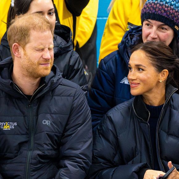 Alors que bon nombre de leurs amis ont pris leur distance avec eux, les parents d'Archie et de Lilibet peuvent encore compter sur le soutien de certains d'entre eux. 

Le prince Harry, duc de Sussex, et Meghan Markle, duchesse de Sussex, ont été aperçus au Hillcrest Recreation Centre au Canada, soutenant le curling en fauteuil roulant lors des Invictus Games Vancouver Whistler 2025, le 09 février 2025. ©Backgrid USA / Bestimage