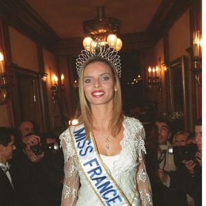 Elle a été élue Miss France 2002, puis a dirigé le comité.

Sylvie Tellier lors de la soirée de présentation de Match TV, le 11 décembre 2001. Photo : Agence / Bestimage.