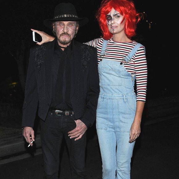 Johnny Hallyday et sa femme Laeticia Hallyday arrivent à la fête d'halloween de Kate Hudson à Brentwood le 28 octobre 2016. © Fameflynet Bestimage