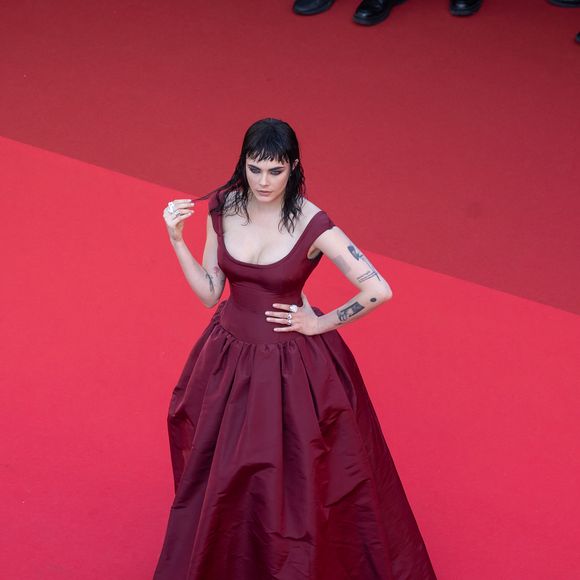 Cara Delevingne - Montée des marches du film "The history of sound" lors du 78ème Festival International du Film de Cannes, au Palais des Festivals à Cannes. Le 21 mai 2025. © Jacovides-Moreau / Bestimage
