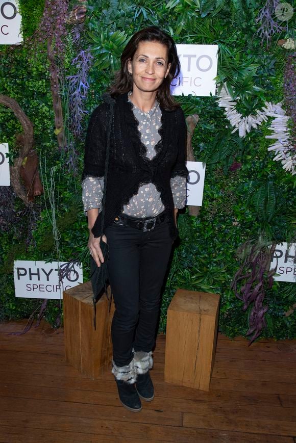 Info - Adeline Blondieau s'est fiancée - Adeline Blondieau - Soirée de lancement des produits Phyto Specific de la marque Phyto à la Pause Parisienne à Paris suivie d'un showcase de G. Dourdan, le 19 novembre 2019. © Pierre Perusseau/Bestimage