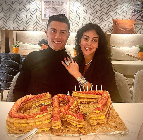 Cristiano Ronaldo fête ses 37 ans.
