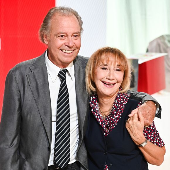 Rappelons que l'acteur et humoriste de 77 ans donne la réplique à Anne-Marie Chazel

Exclusif - Michel Leeb et Marie-Anne Chazel - Enregistrement de l'émission "Vivement Dimanche" au Studio Gabriel à Paris, présentée par M.Drucker et diffusée le 5 octobre sur France 3 © Guillaume Gaffiot / Bestimage